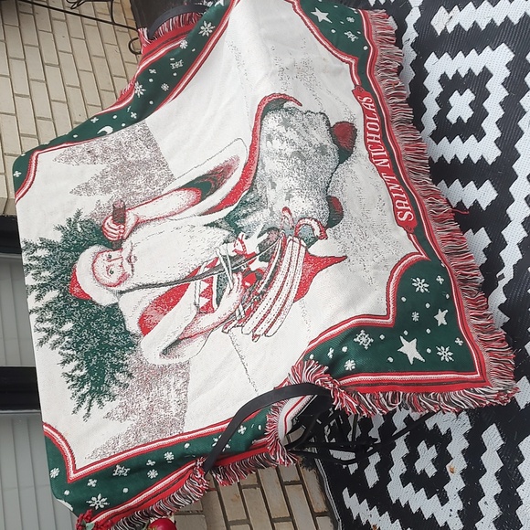 Santa Blanket - Picture 3 of 5